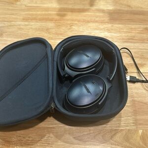 Used Boise headphones